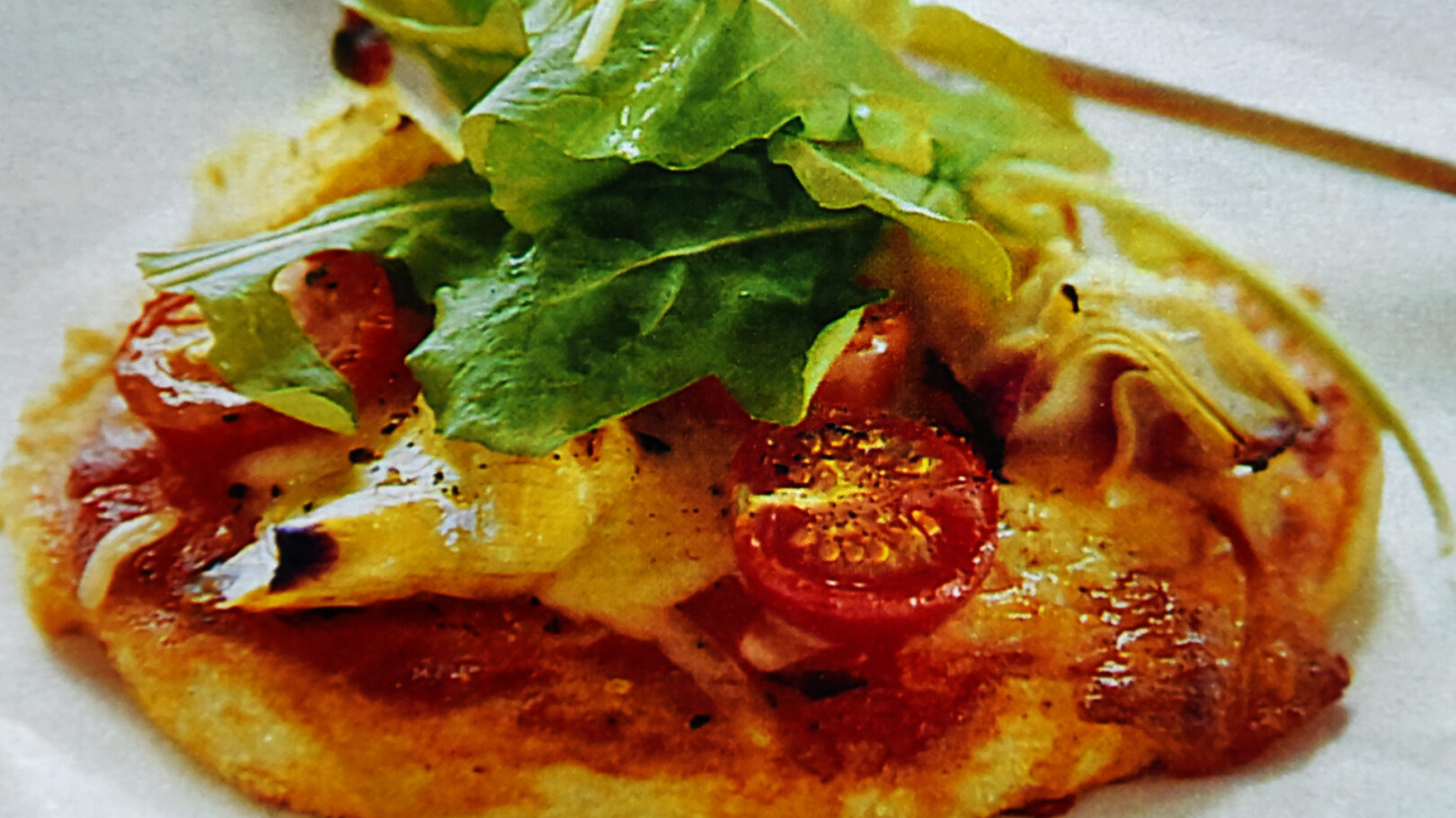 192010uh Mini Pizzas With Artichoke Hearts And Rocket